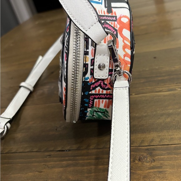 Karl Lagerfeld Paris White Scribble Graffiti Crossbody - Picture 4 of 7